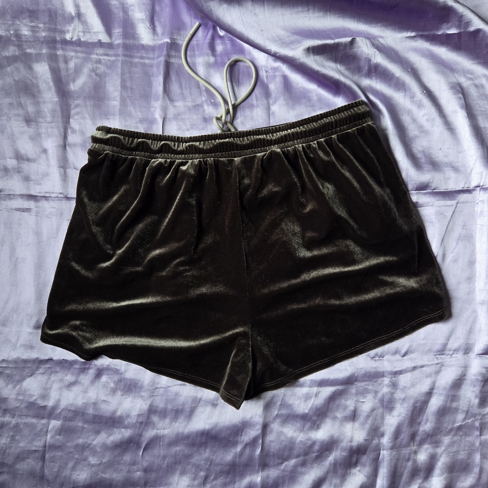 Thorn & Fable Velveteen Ghost Lounge Shorts - Picture 2 of 6